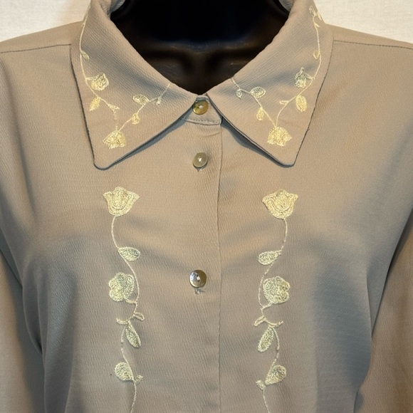A-101 Susan Hutton PLUS‎ SIZE 22W Light Tan Long Sleeve Embroidered Blouse - Picture 5 of 15